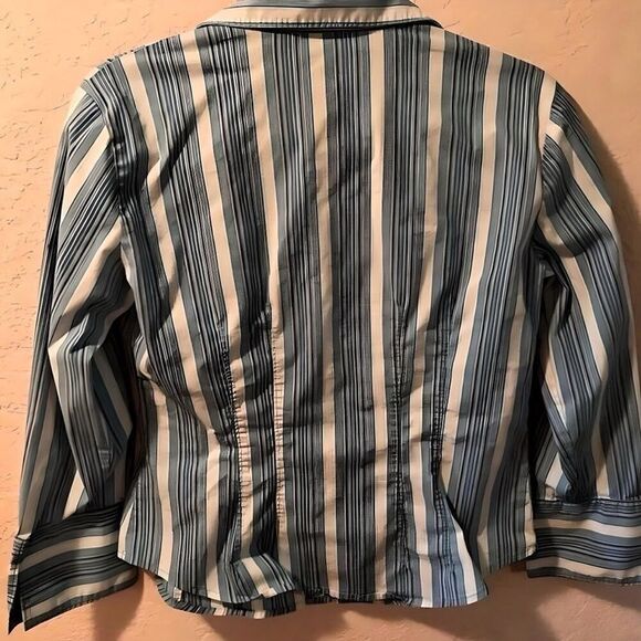 New York & Company shirt - Picture 3 of 6